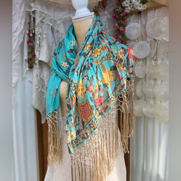 Spell Hendrix Head Scarf - Picture 2 of 7